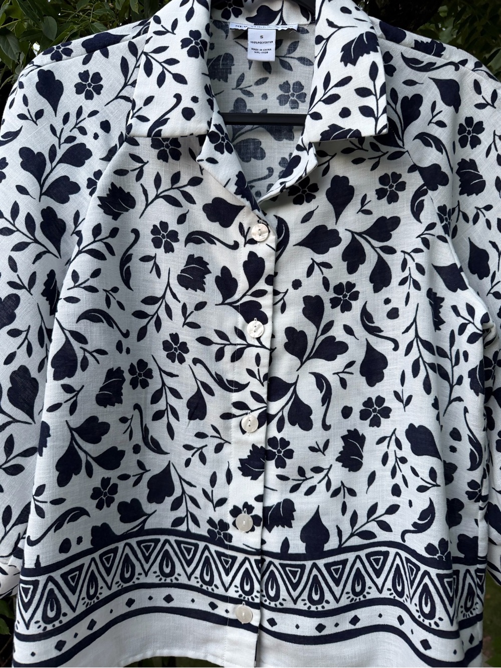 New York & Company Black and White Floral Button-Down Shirt
